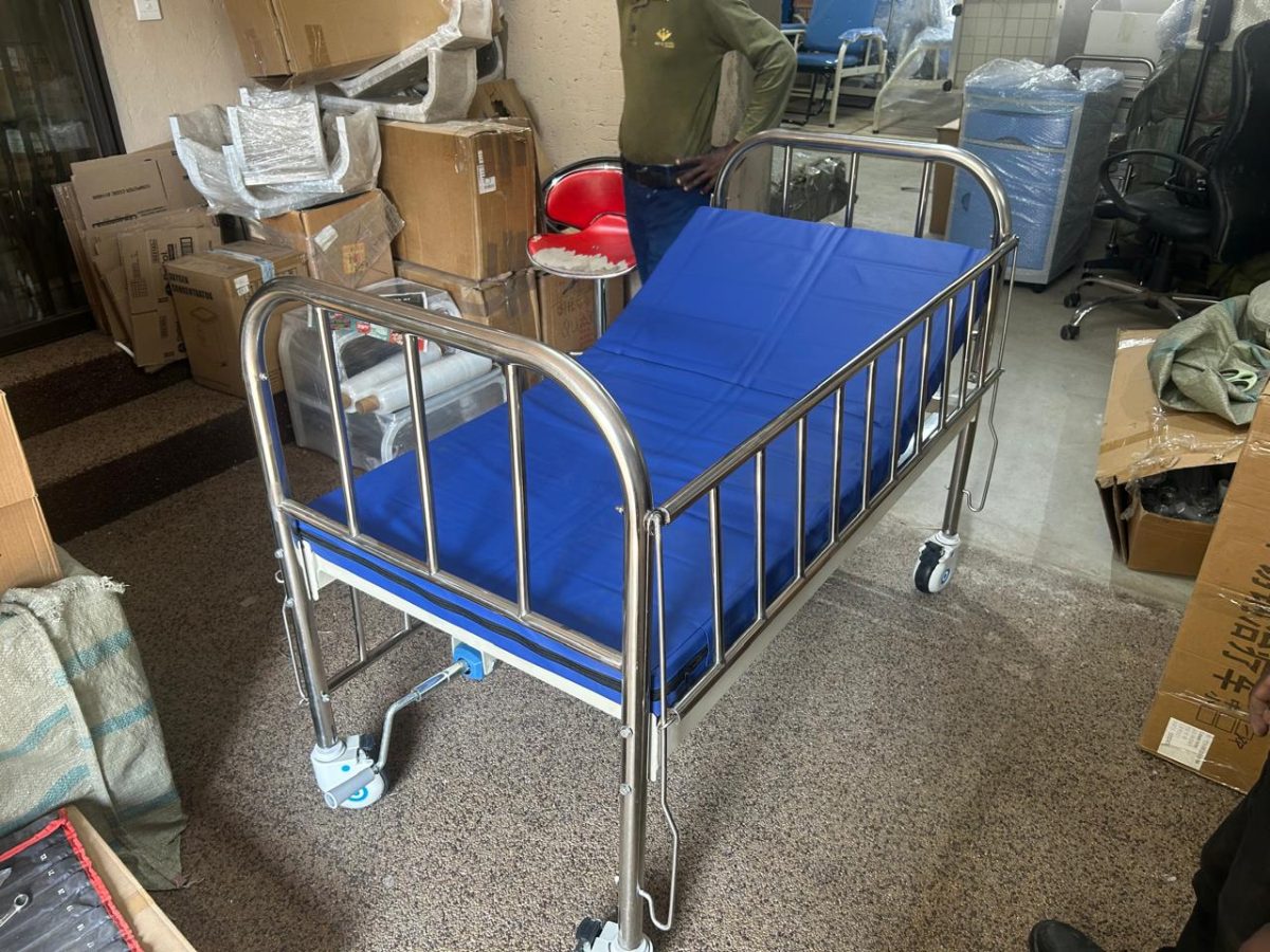 Child cot bed ( Single crank)