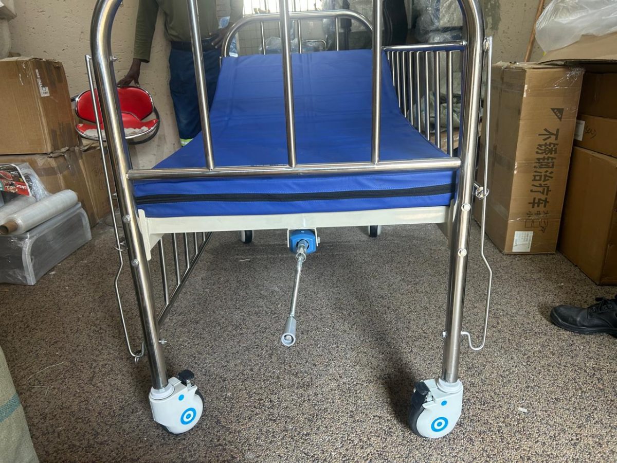 Child cot bed ( Single crank)