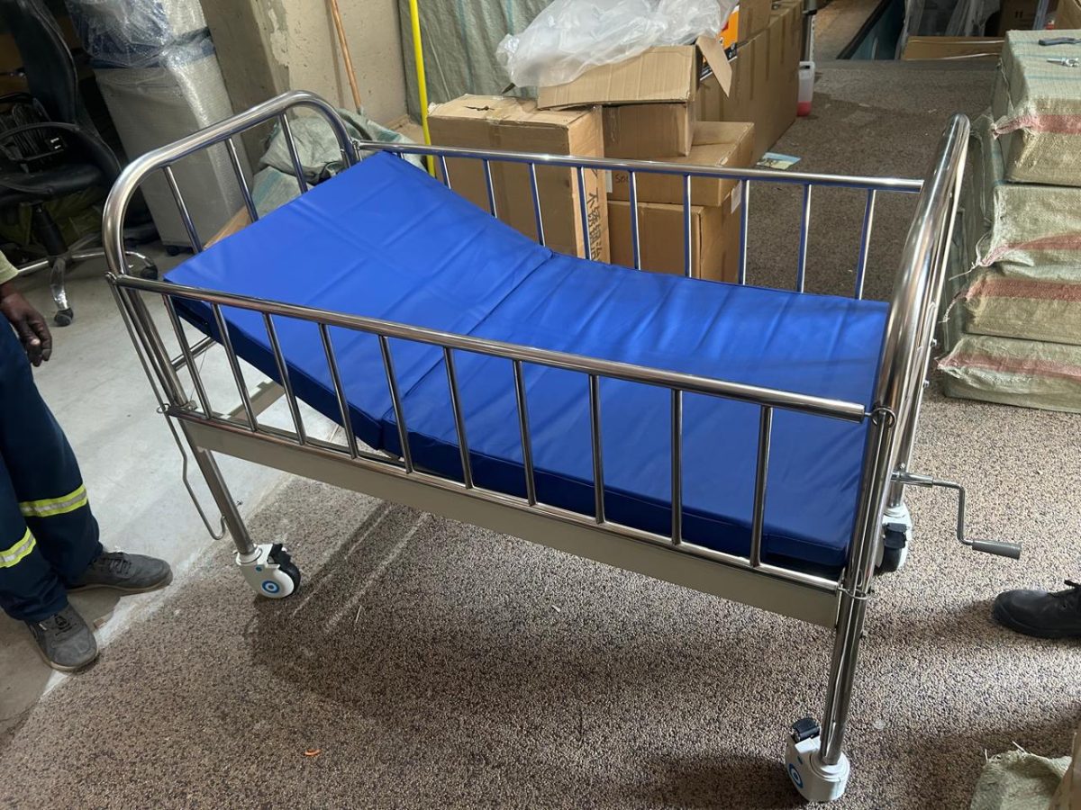 Child cot bed ( Single crank)