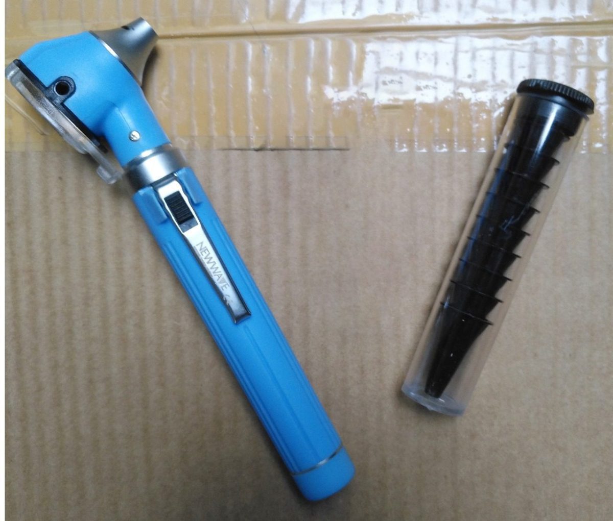 Fibre Optic Pocket Otoscope – Blue std